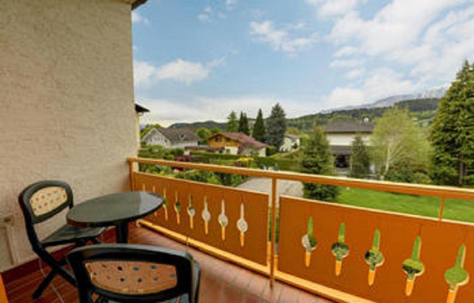 Fruehstueckspension Haus Golker Seeboden Exterior photo