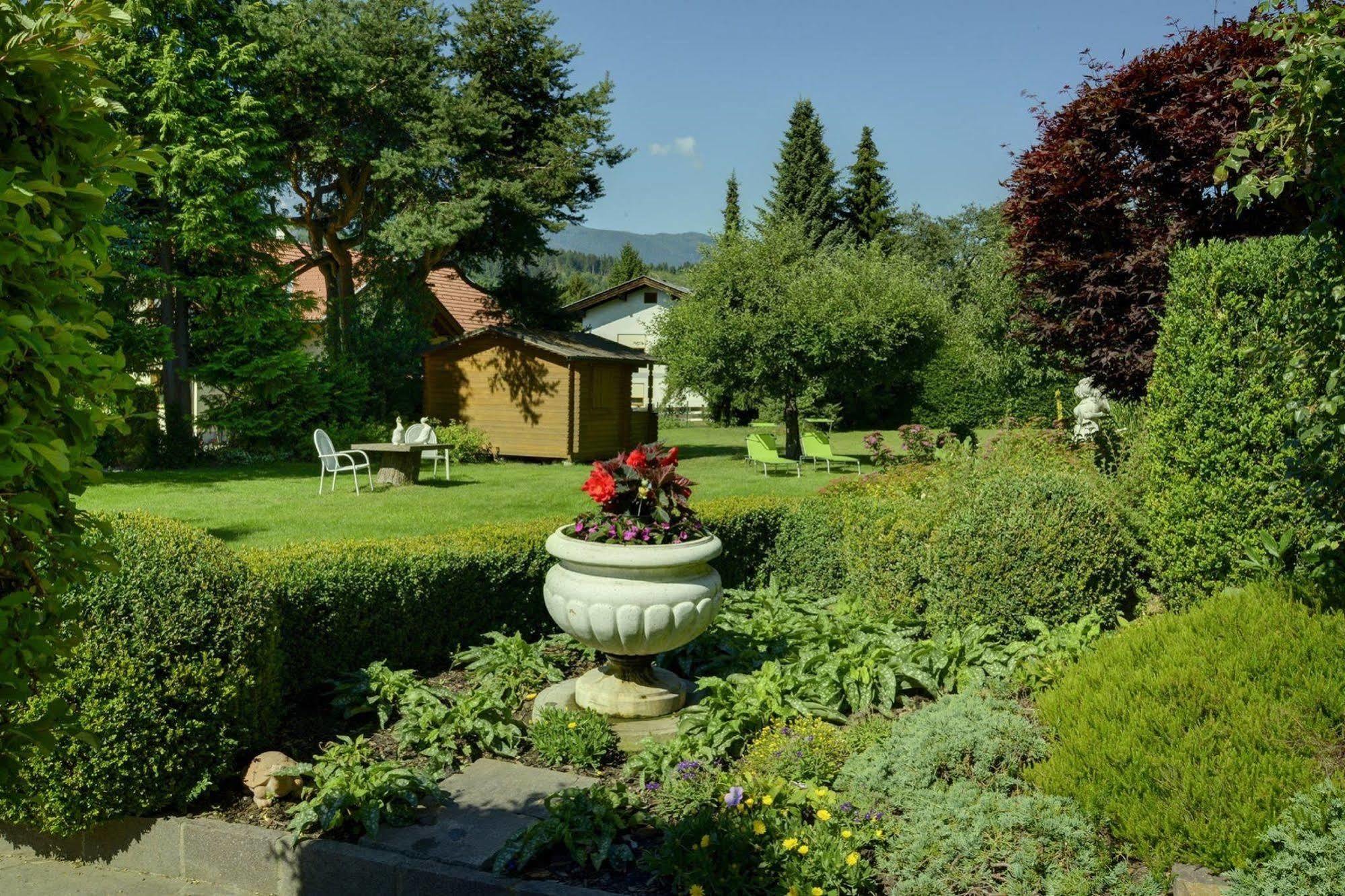 Fruehstueckspension Haus Golker Seeboden Exterior photo